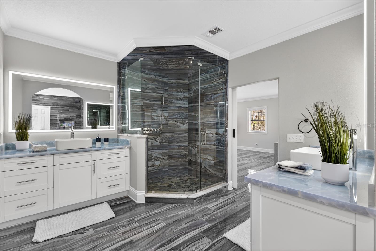 CRENSHAW LAKES - Residential