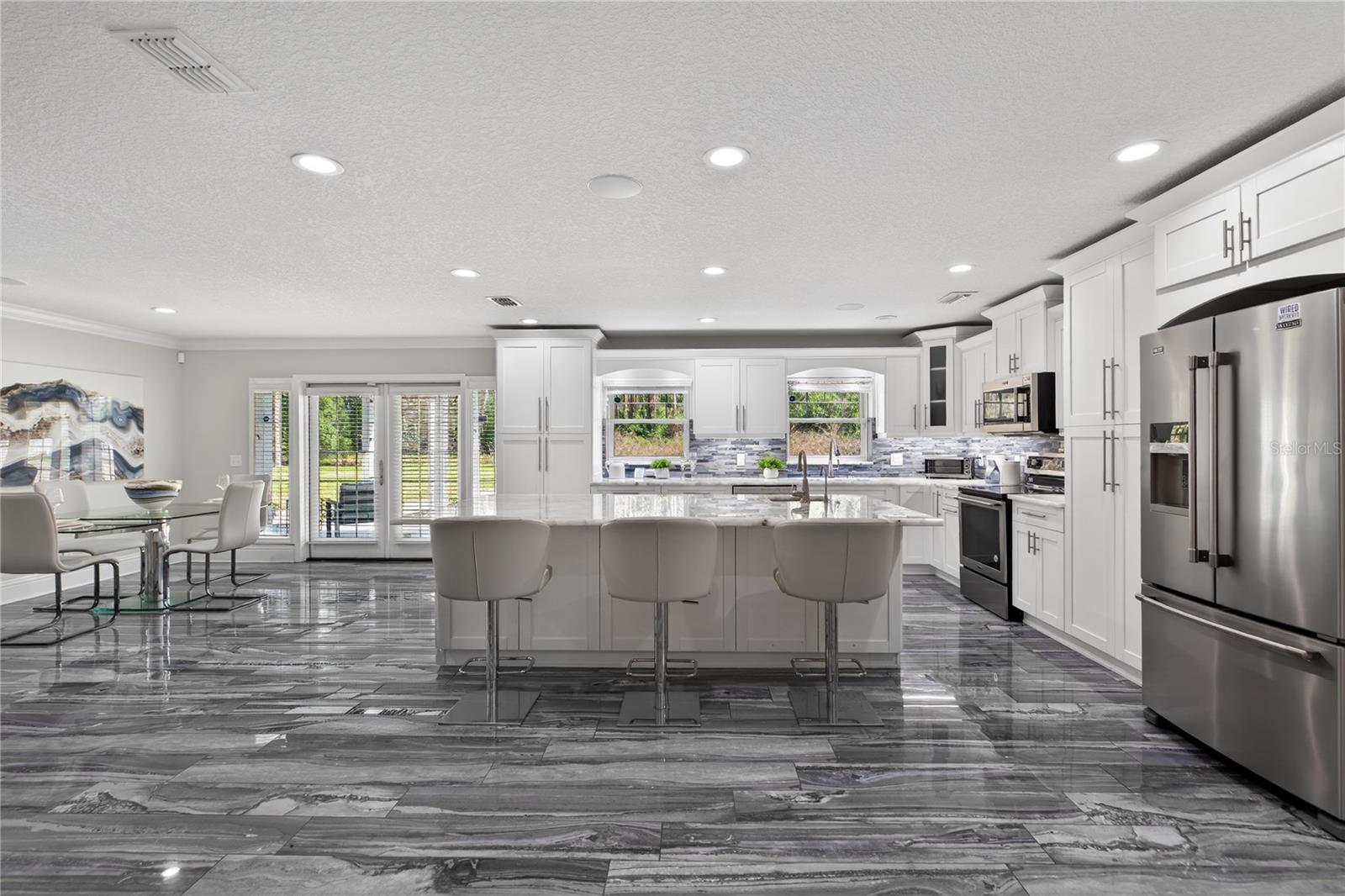 CRENSHAW LAKES - Residential