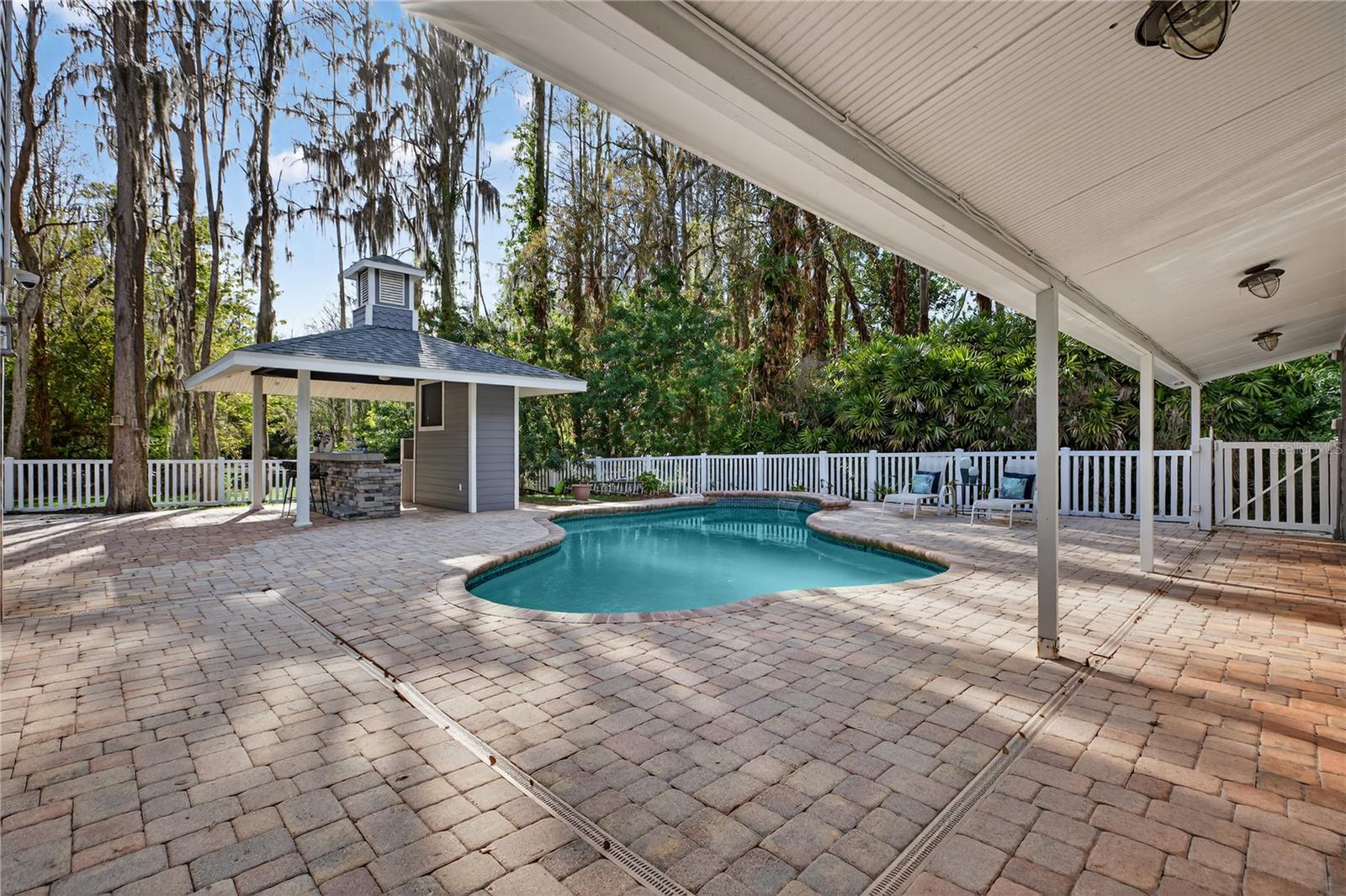 CRENSHAW LAKES - Residential