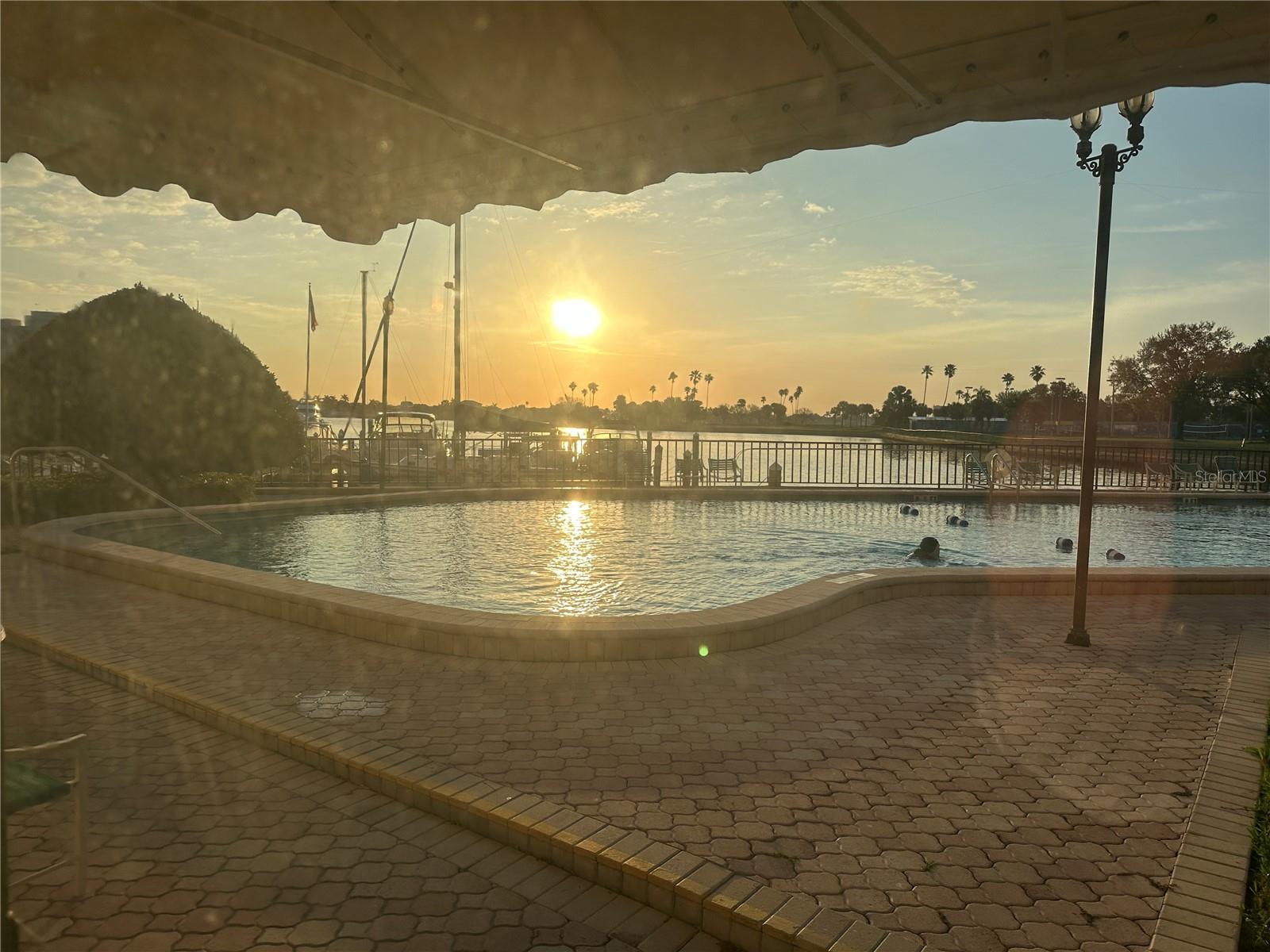 PARADISE ISLAND TOWERS CONDO - Residential