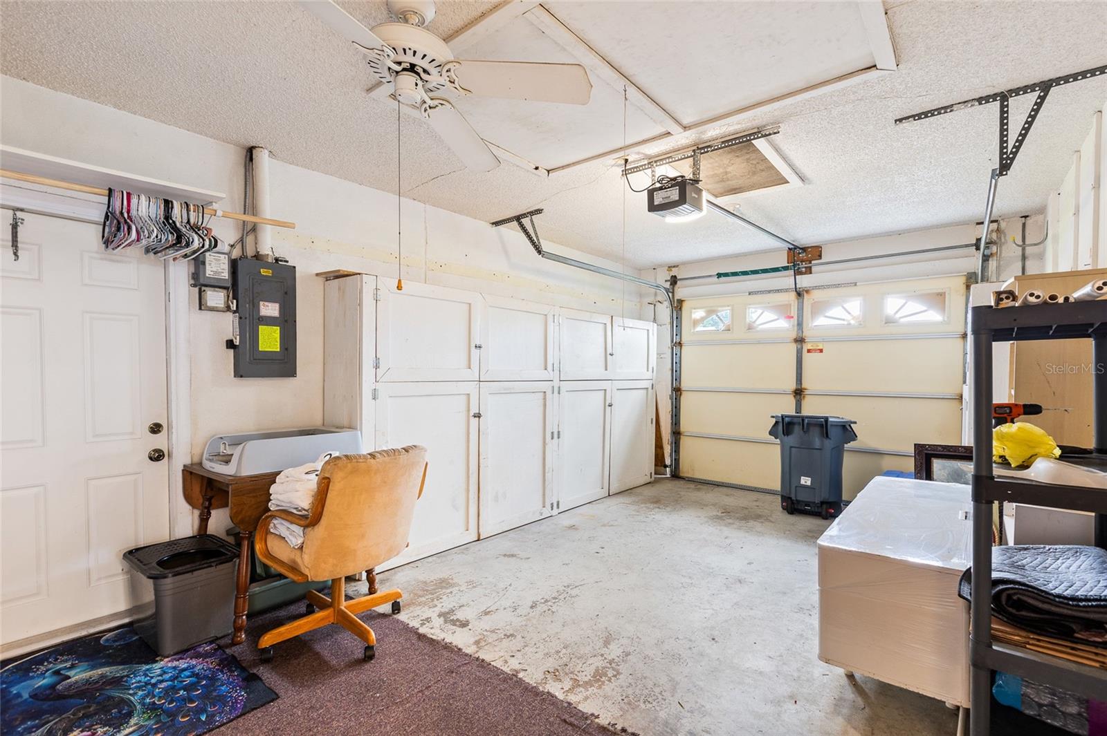 LAKES UNIT I THE - Residential