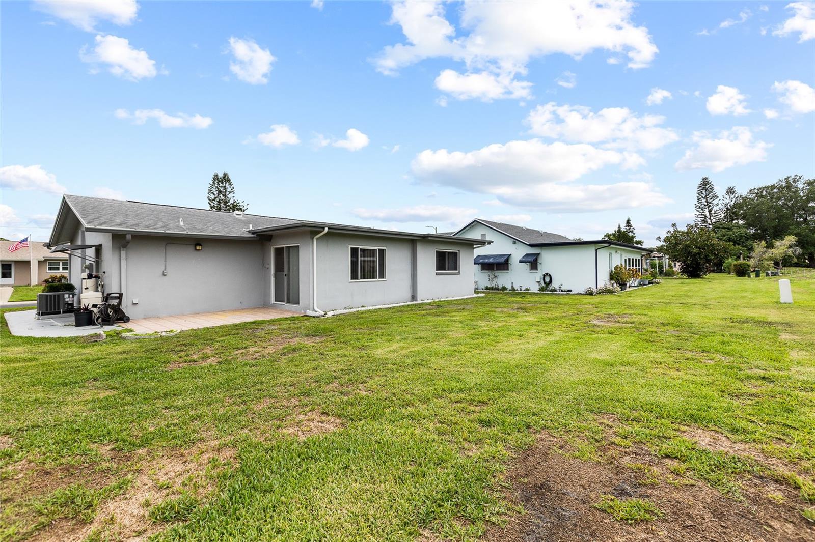 LAKES UNIT I THE - Residential