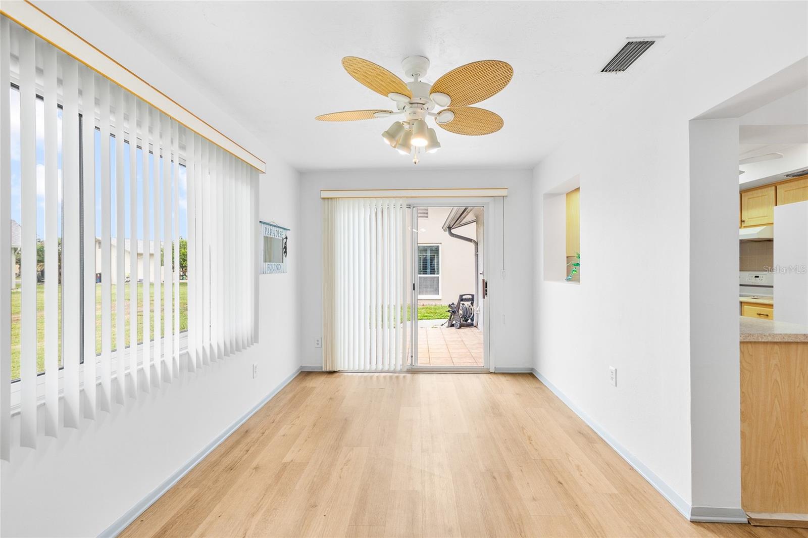 LAKES UNIT I THE - Residential