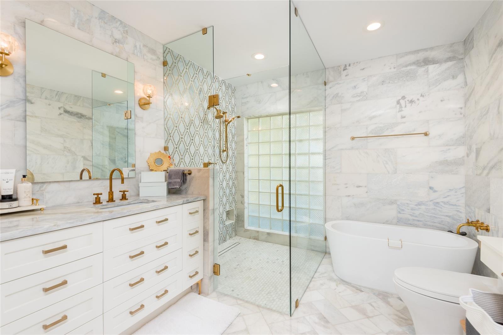 BAYWAY ISLES - Residential