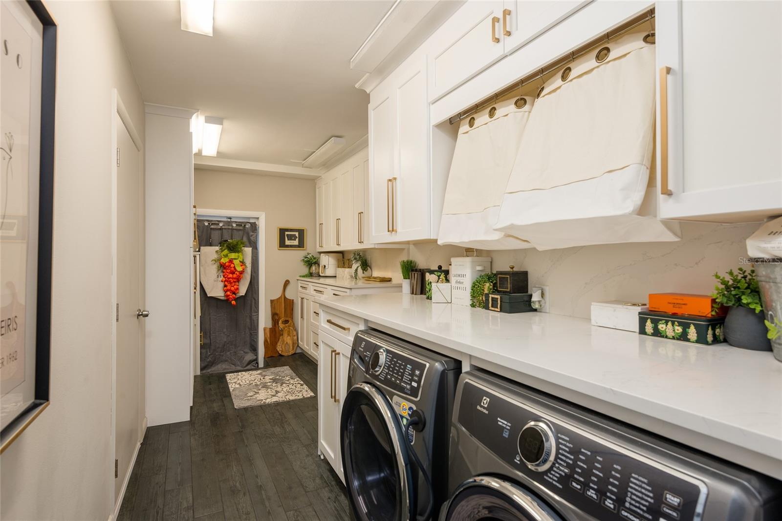 BAYWAY ISLES - Residential