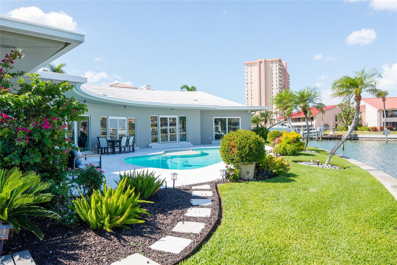 BAYWAY ISLES - Residential