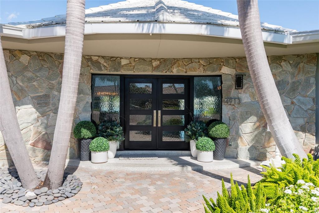 Photo of 4913 58th Avenue S, St Petersburg, FL 33715 (MLS # TB8439549)
