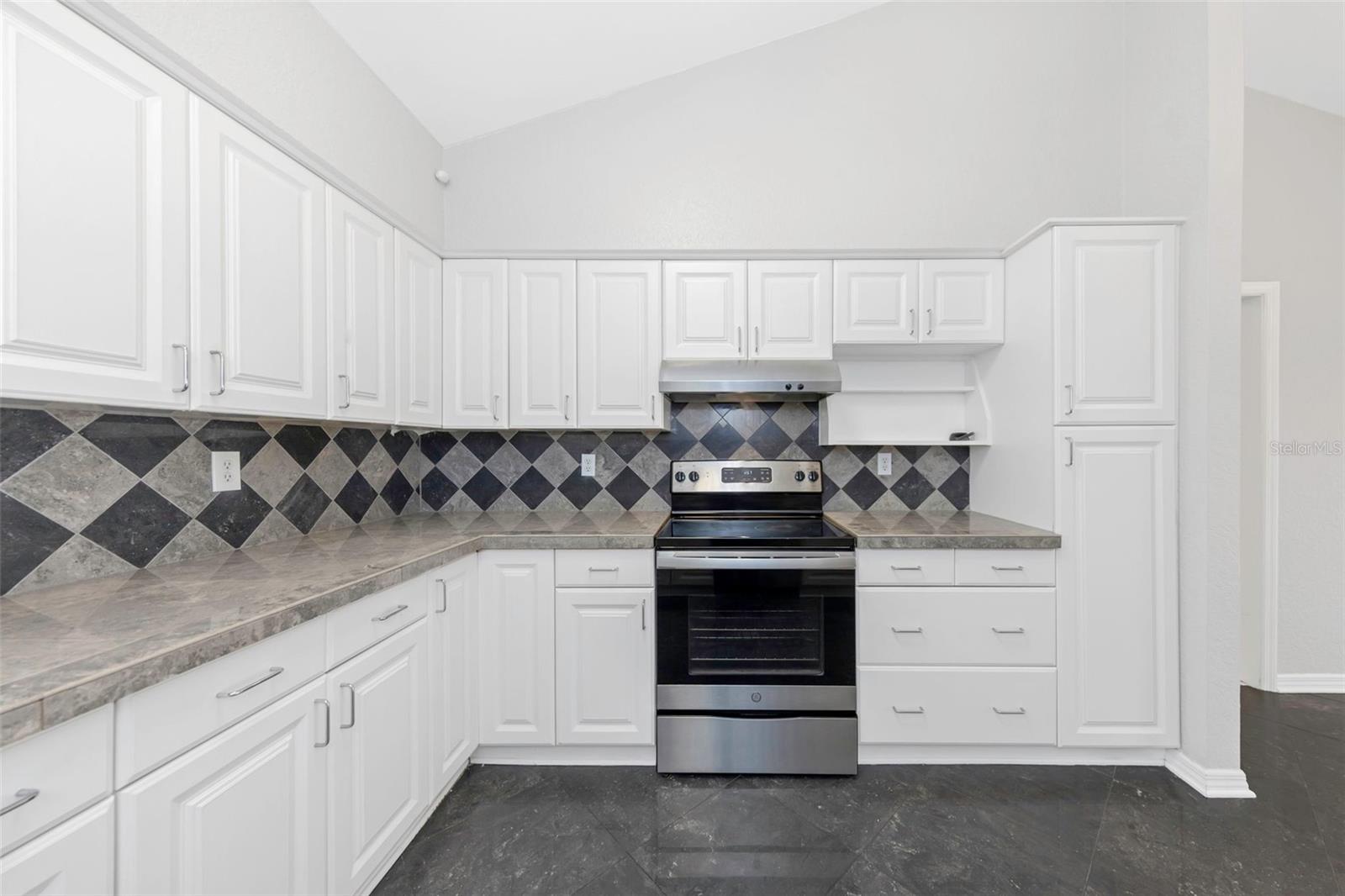 TARPON WOODS 4TH ADD - Residential