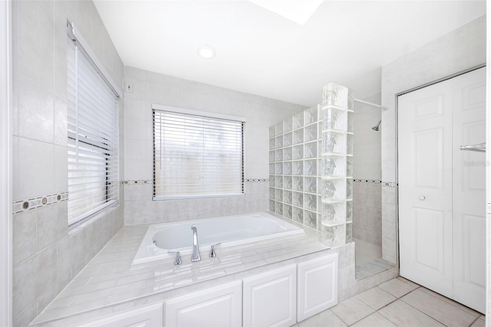 TARPON WOODS 4TH ADD - Residential