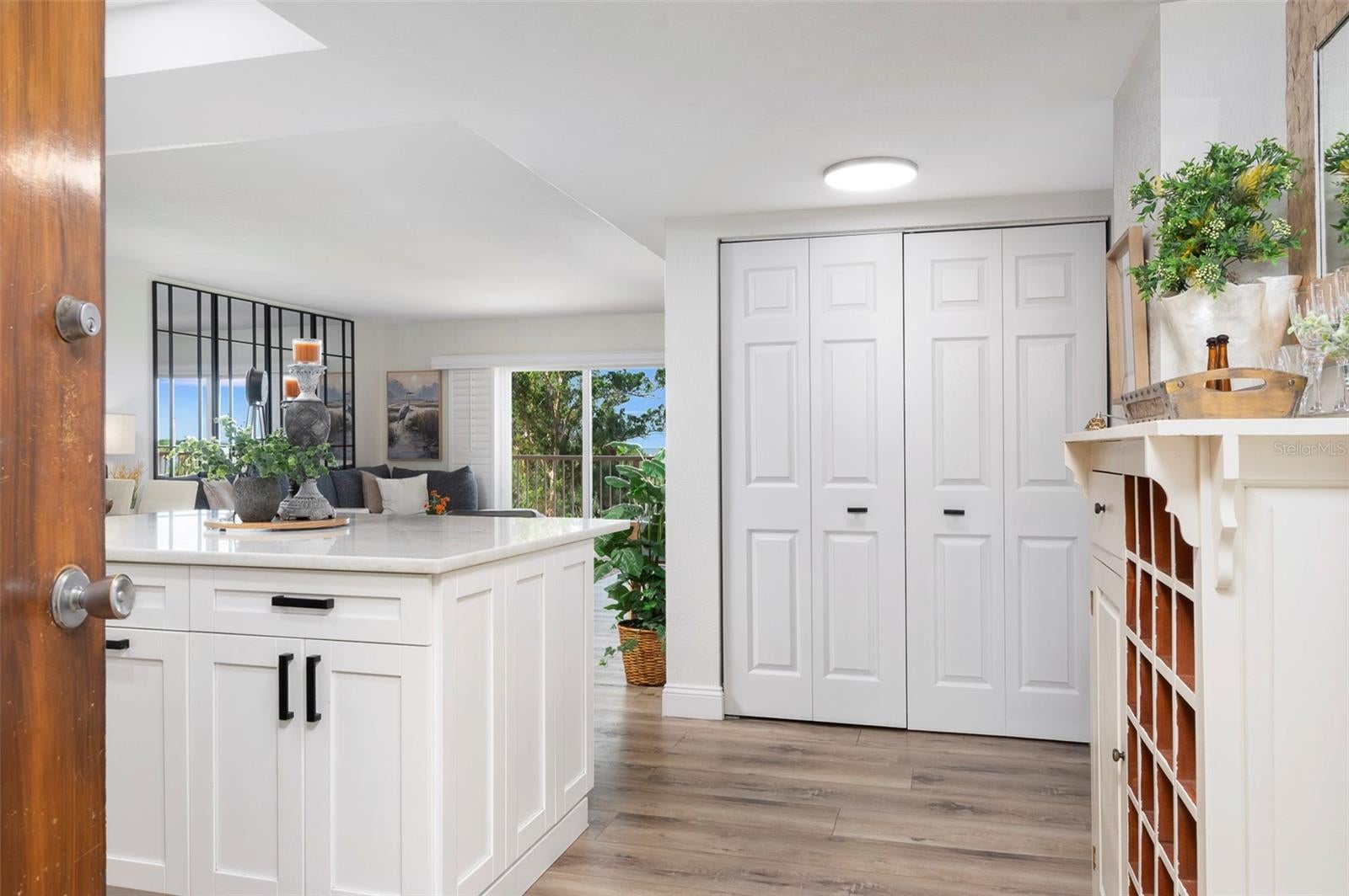 7430 SUNSHINE SKYWAY LANE S 405