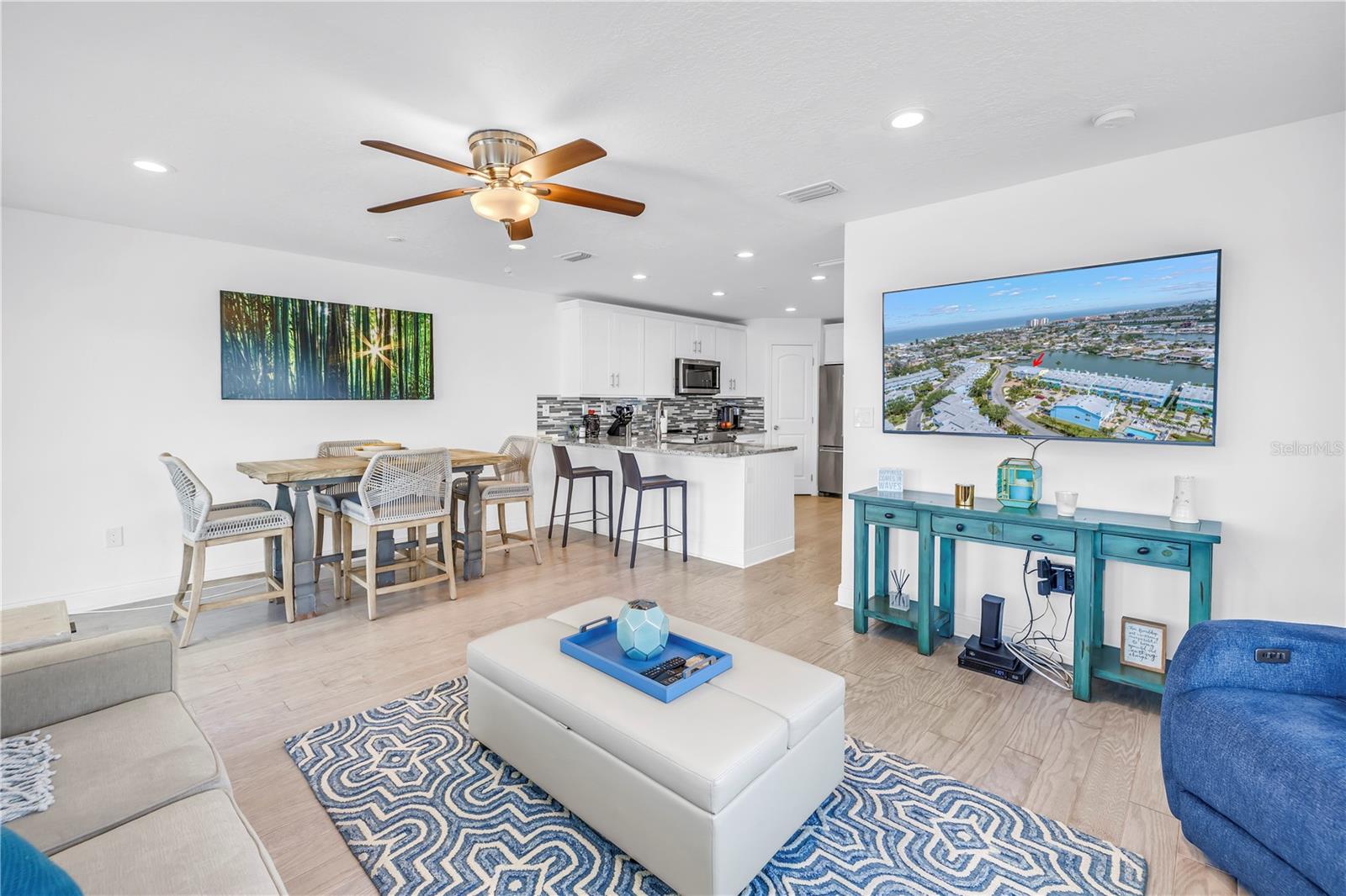 LANDINGS AT WINDRUSH THE CONDO - Residential