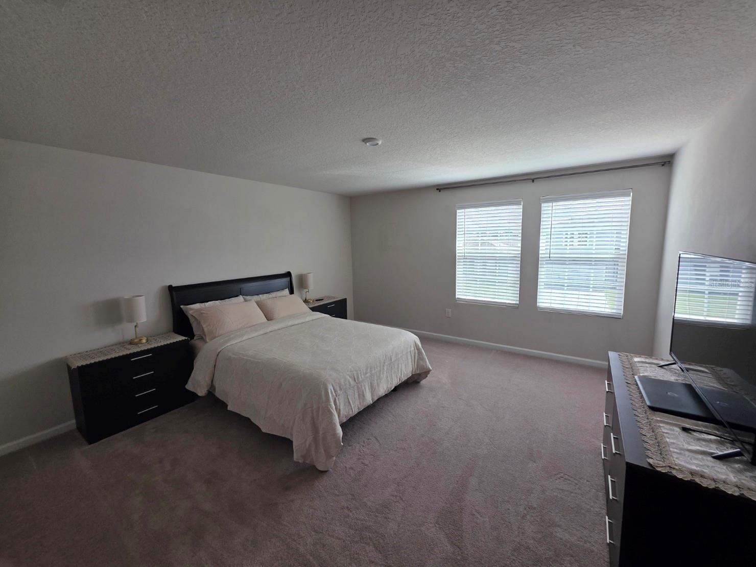 EAGLE LNDG PH IB - Residential Lease
