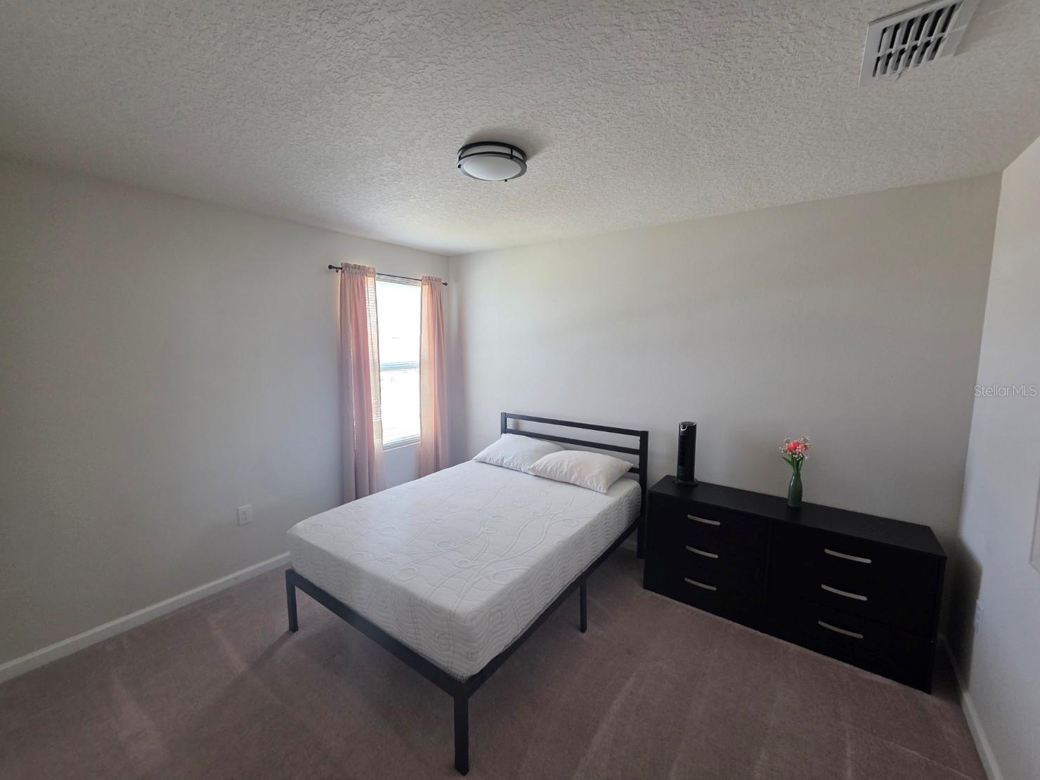 EAGLE LNDG PH IB - Residential Lease