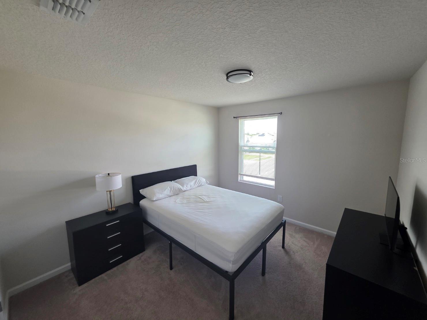 EAGLE LNDG PH IB - Residential Lease