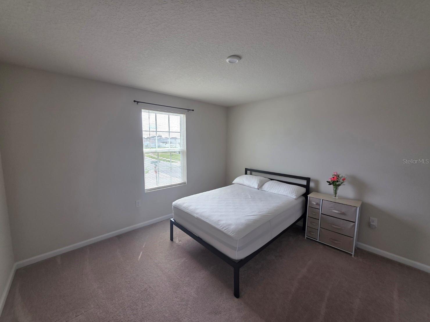 EAGLE LNDG PH IB - Residential Lease