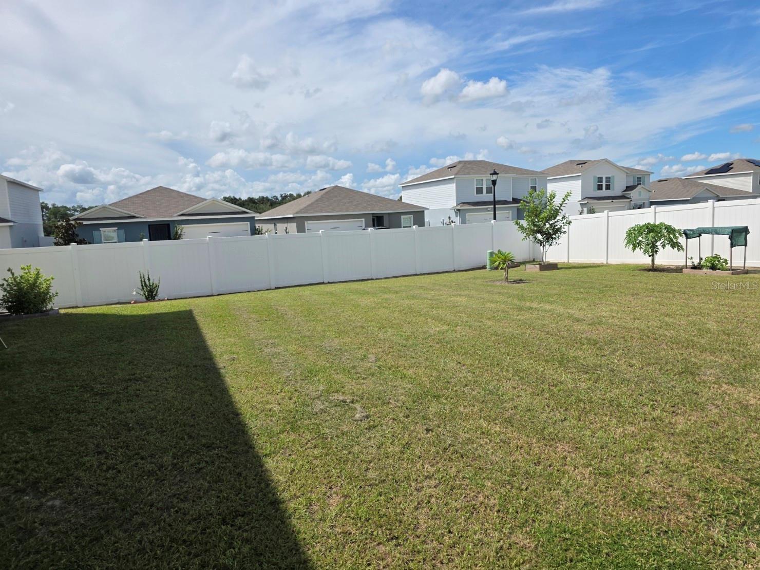 EAGLE LNDG PH IB - Residential Lease