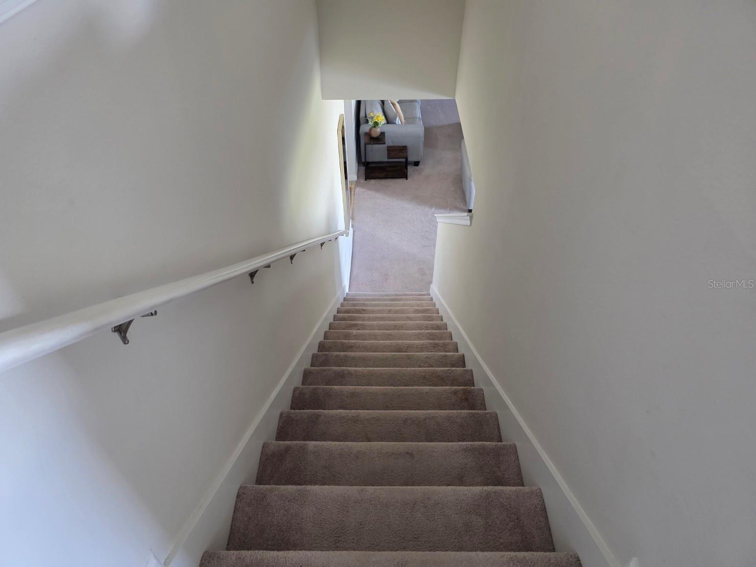 EAGLE LNDG PH IB - Residential Lease