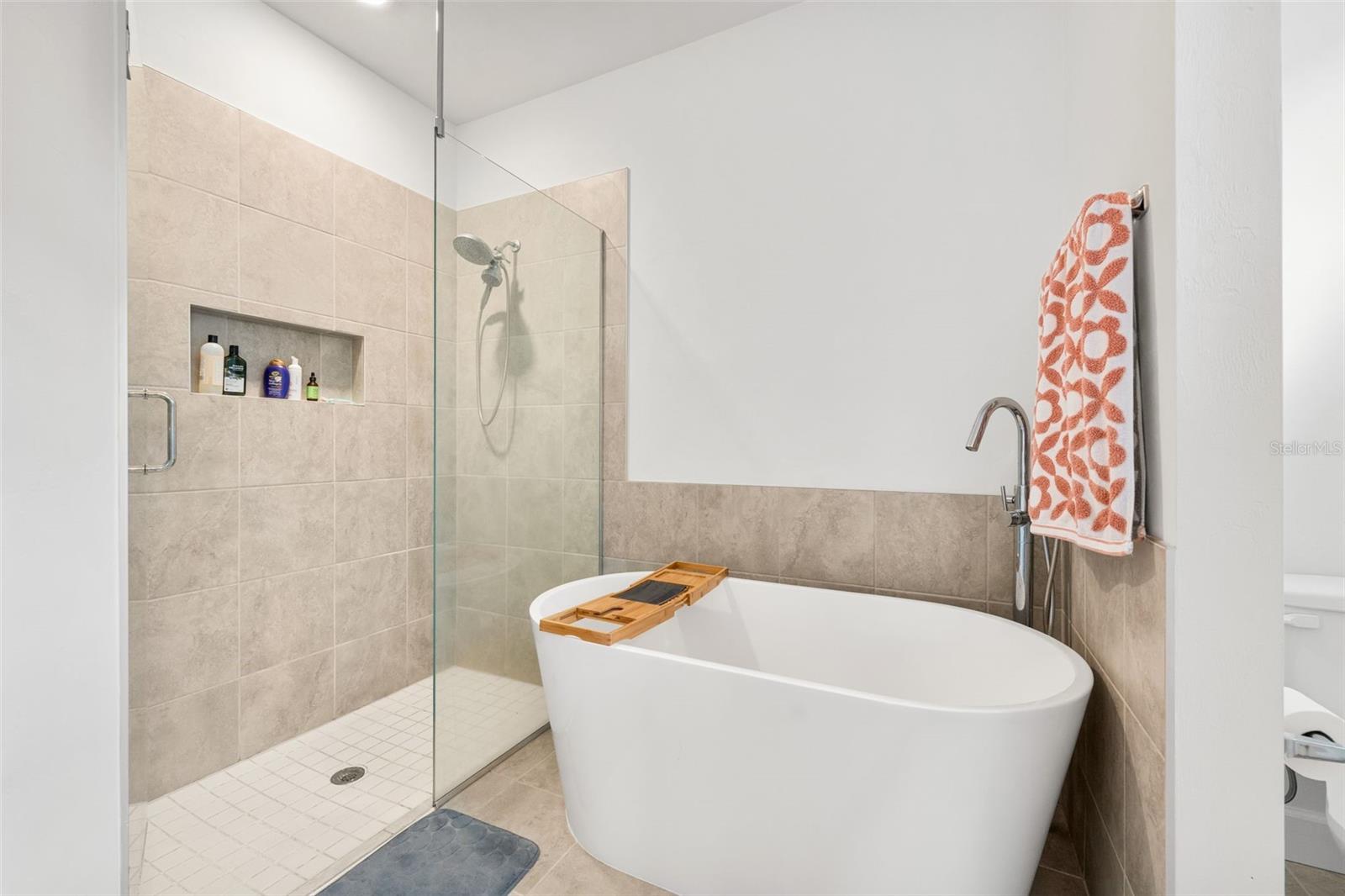 LUGANO PH 2 PB 34 PG 93 - Residential