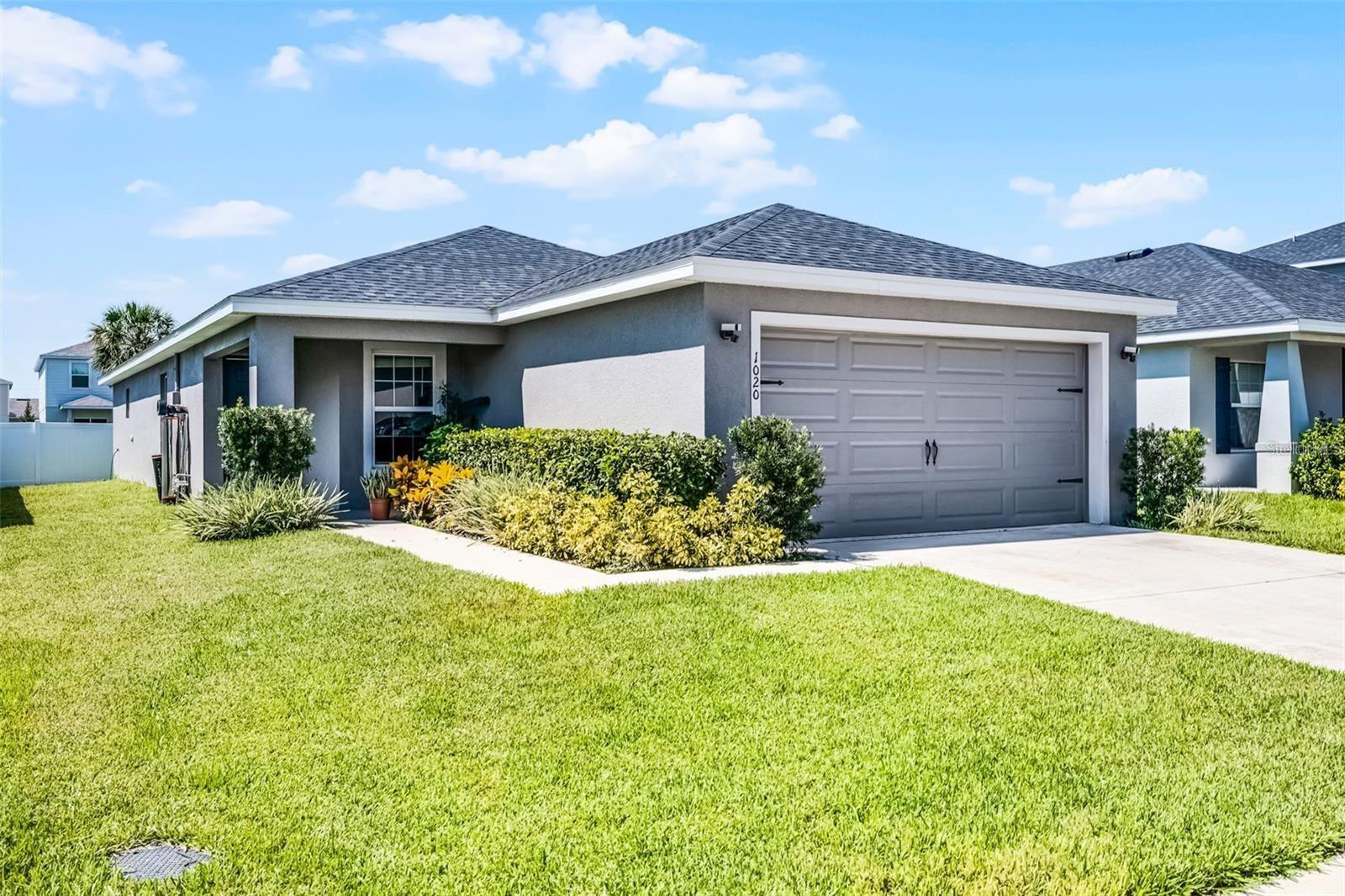 Welcome to this beautiful 3-bedroom, 2-bathroom home located in the heart of Haines City! This spacious rental offers an open floor plan with a modern kitchen, stainless steel appliances, and plenty of natural light. The primary suite features a walk-in closet and a private bathroom with dual sinks. Enjoy a large backyard, perfect for family gatherings and outdoor relaxation. Conveniently located near Publix, shopping centers, restaurants, schools, and major highways for an easy commute. Don’t miss the opportunity to make this move-in ready home yours!