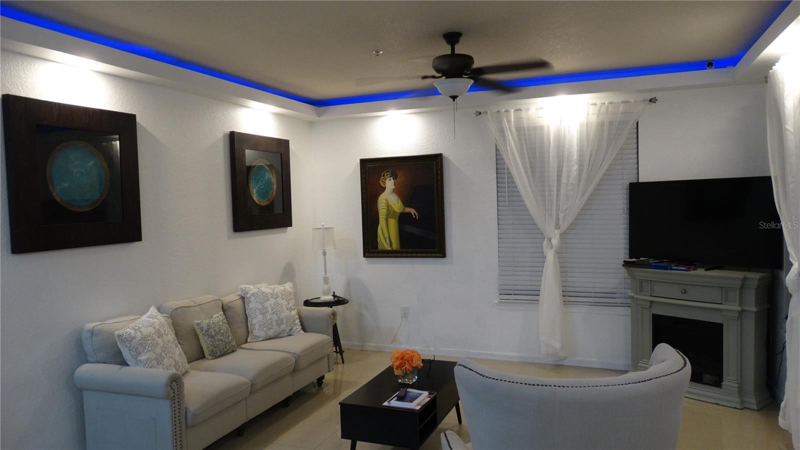 FOUNTAINS/METRO WEST - Residential