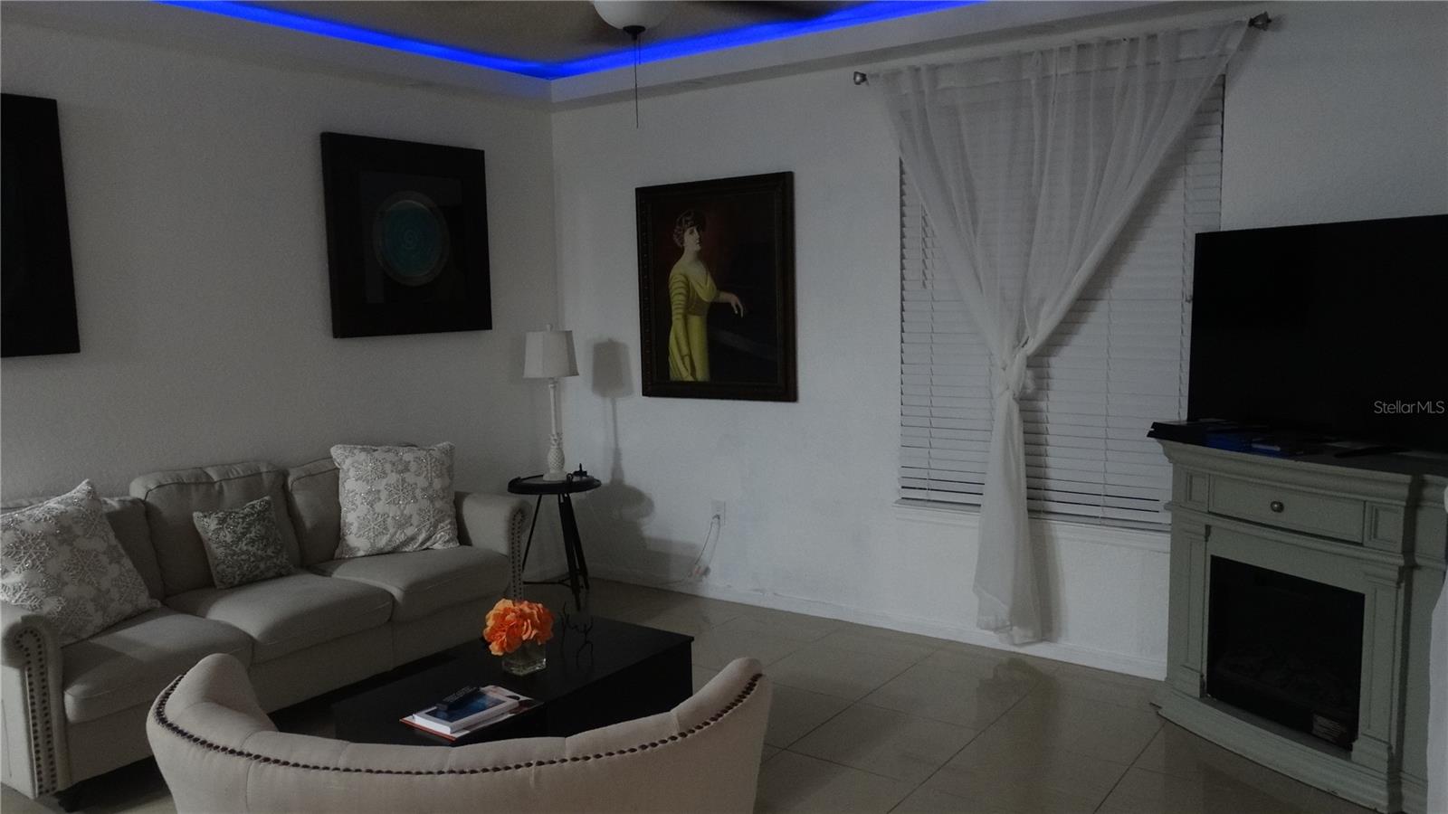 FOUNTAINS/METRO WEST - Residential