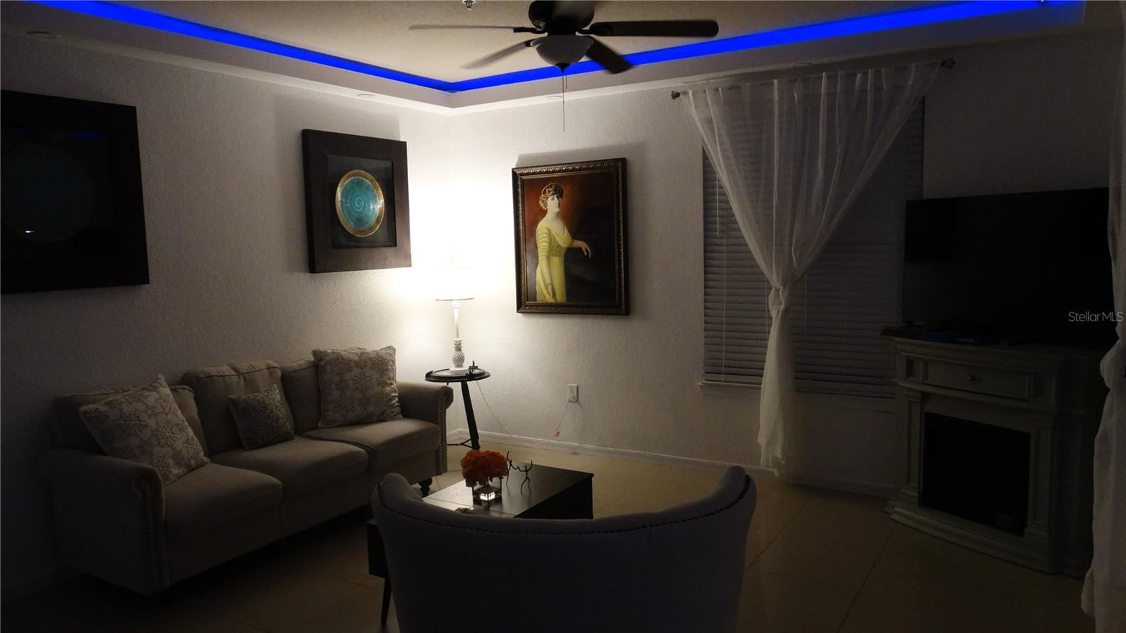 FOUNTAINS/METRO WEST - Residential