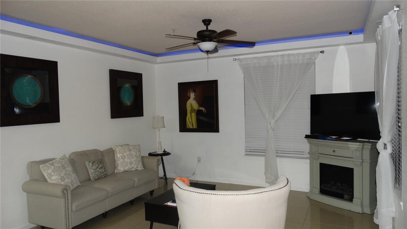 FOUNTAINS/METRO WEST - Residential