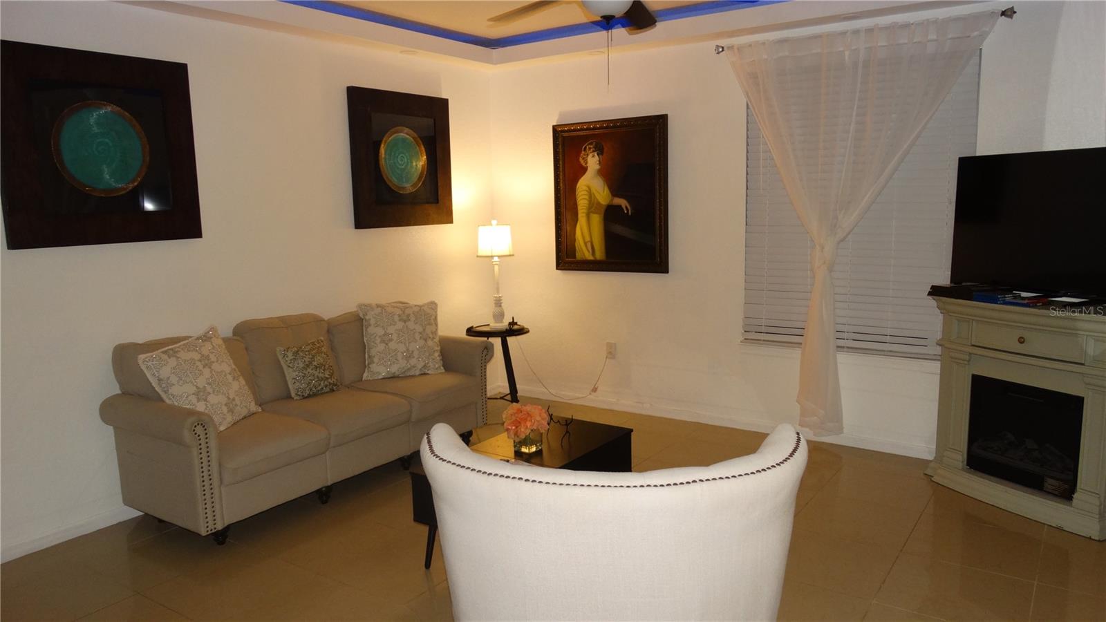 FOUNTAINS/METRO WEST - Residential