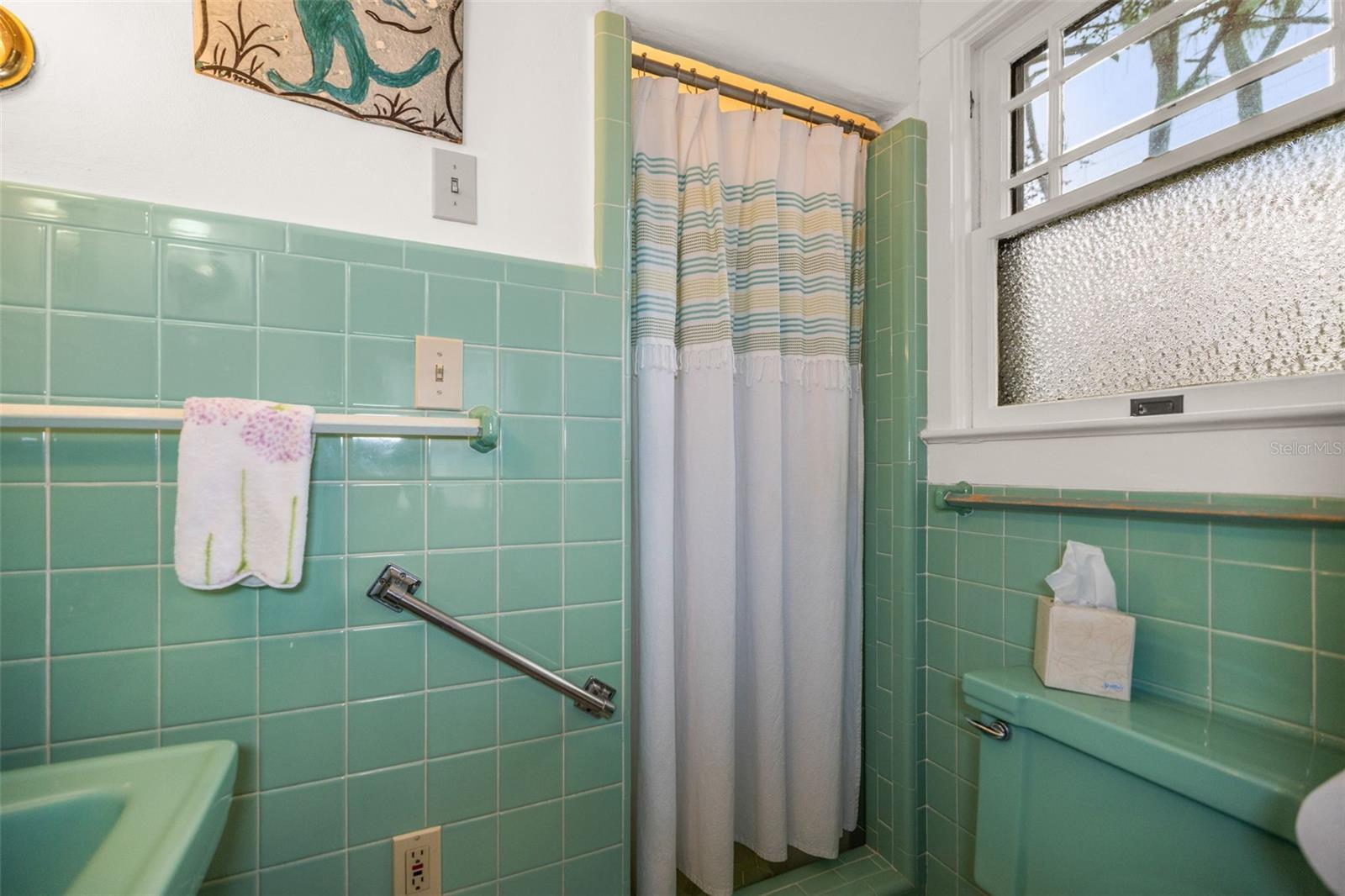 JONES GEO L SUB - Commercial Sale