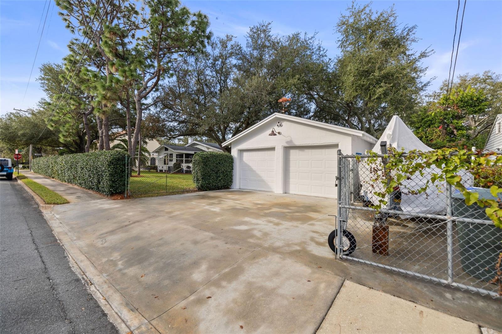 JONES GEO L SUB - Commercial Sale