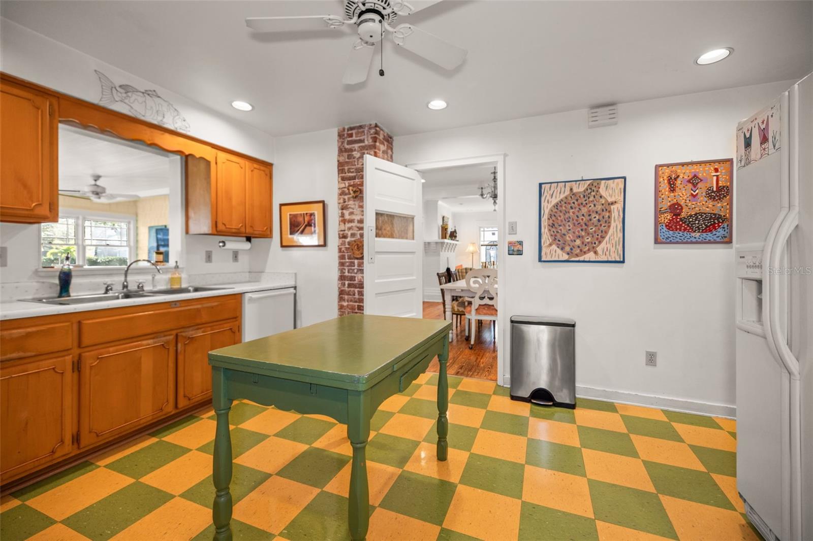 JONES GEO L SUB - Commercial Sale