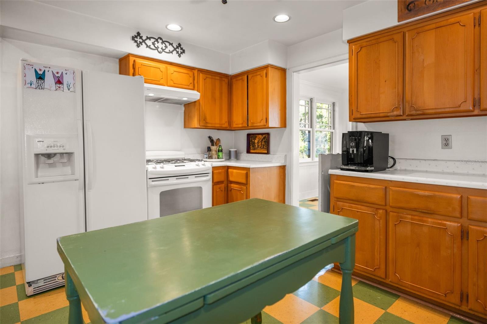 JONES GEO L SUB - Commercial Sale