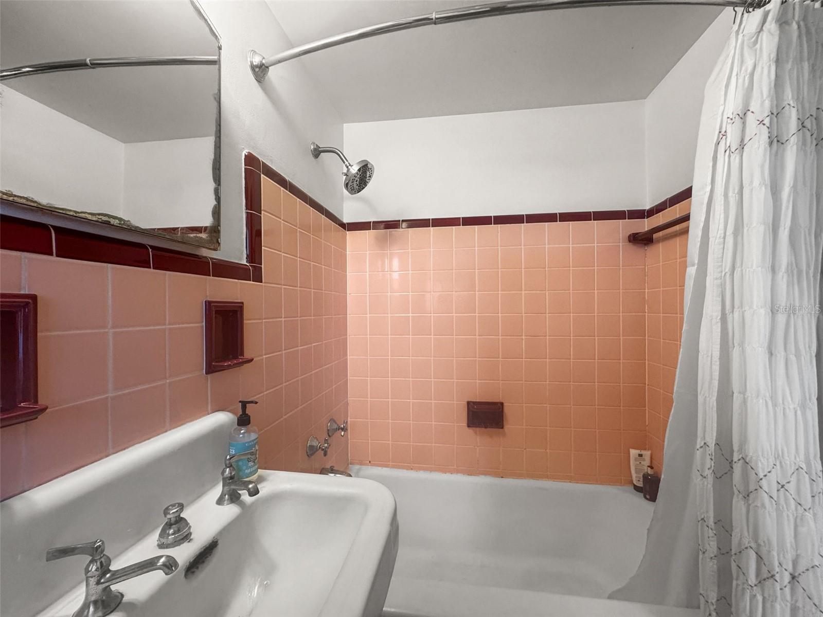 JONES GEO L SUB - Commercial Sale