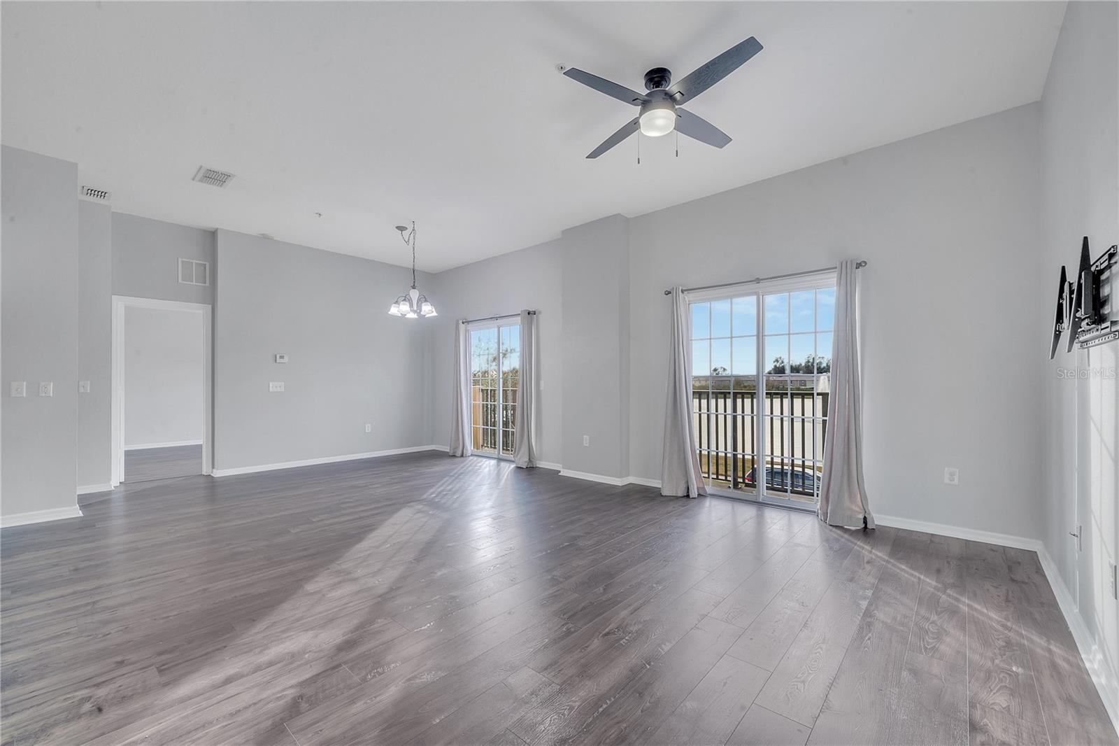 TUCKER OAKS PH 1 BLDG 51 - Residential