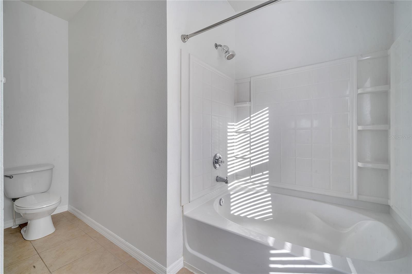 TUCKER OAKS PH 1 BLDG 51 - Residential