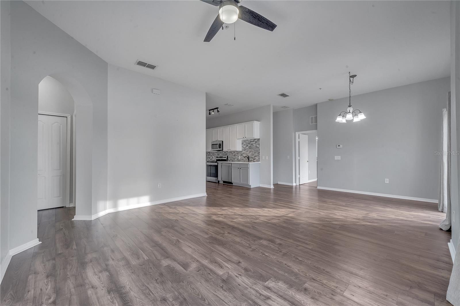 TUCKER OAKS PH 1 BLDG 51 - Residential