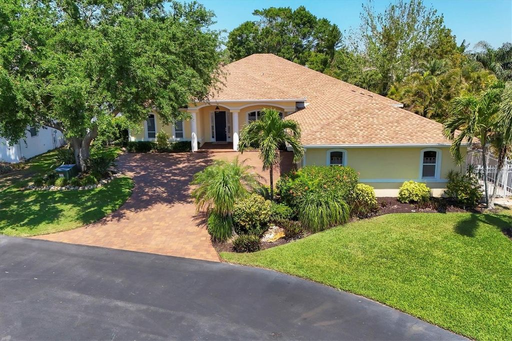 Photo of 1811 78th Street W, Bradenton, FL 34209 (MLS # A4647332)
