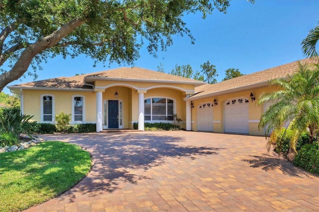 Photo of 1811 78th Street W, Bradenton, FL 34209 (MLS # A4647332)