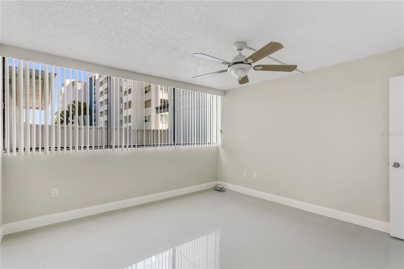 TREASURE ISLAND TENNIS & YACHT CLUB - Residential