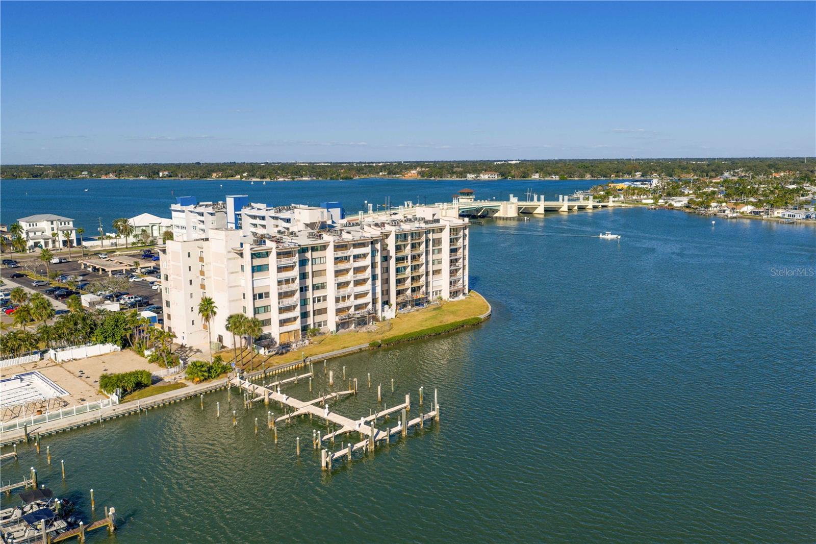 TREASURE ISLAND TENNIS & YACHT CLUB - Residential