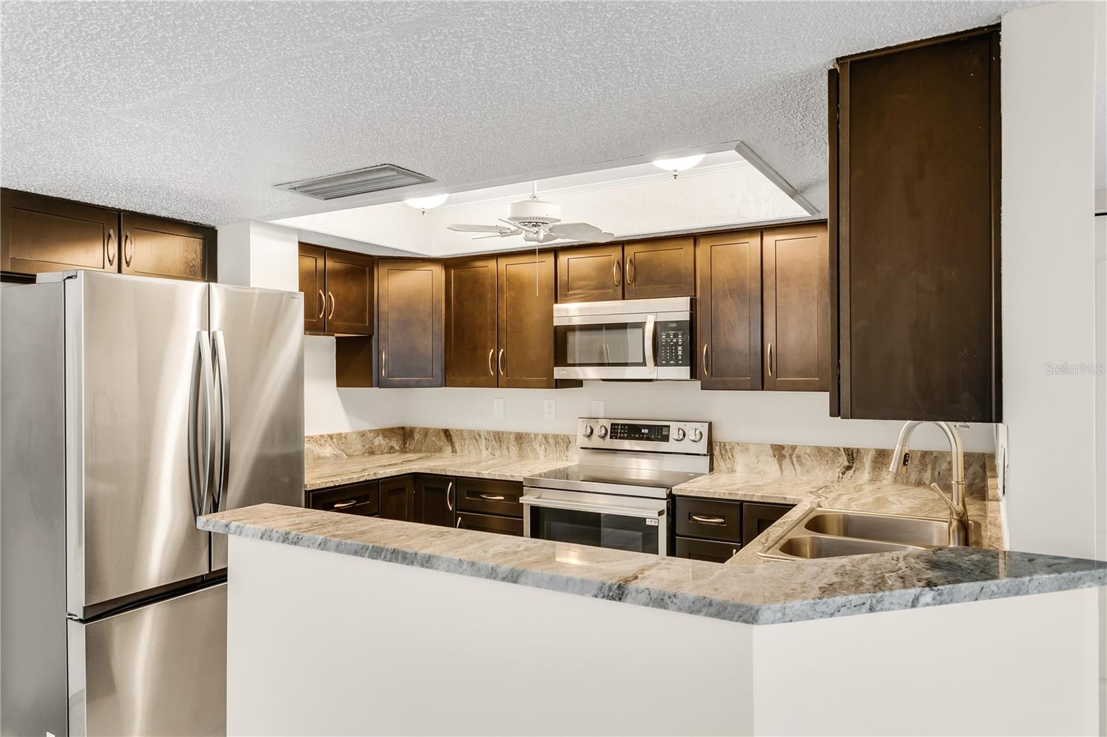 TREASURE ISLAND TENNIS & YACHT CLUB - Residential