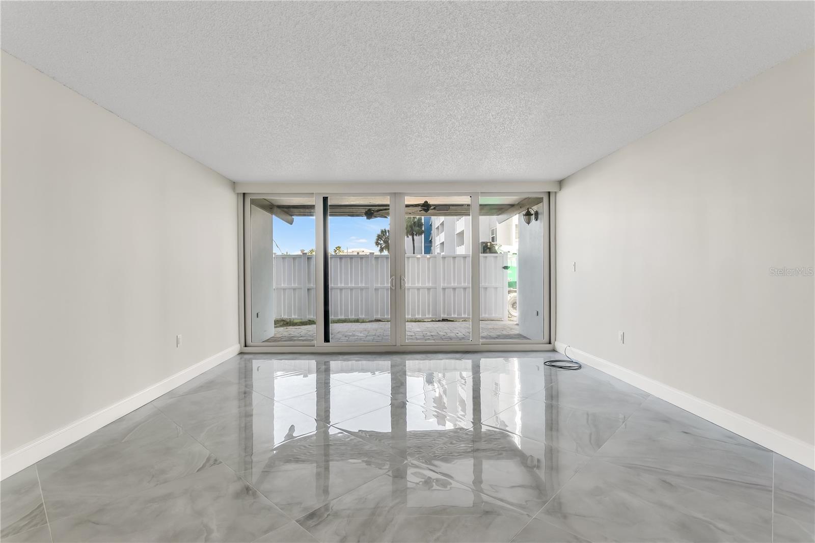 TREASURE ISLAND TENNIS & YACHT CLUB - Residential