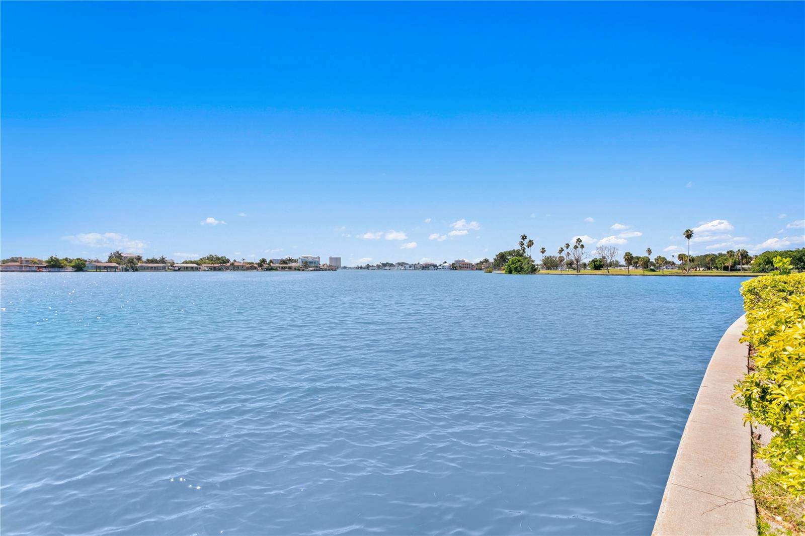 TREASURE ISLAND TENNIS & YACHT CLUB - Residential