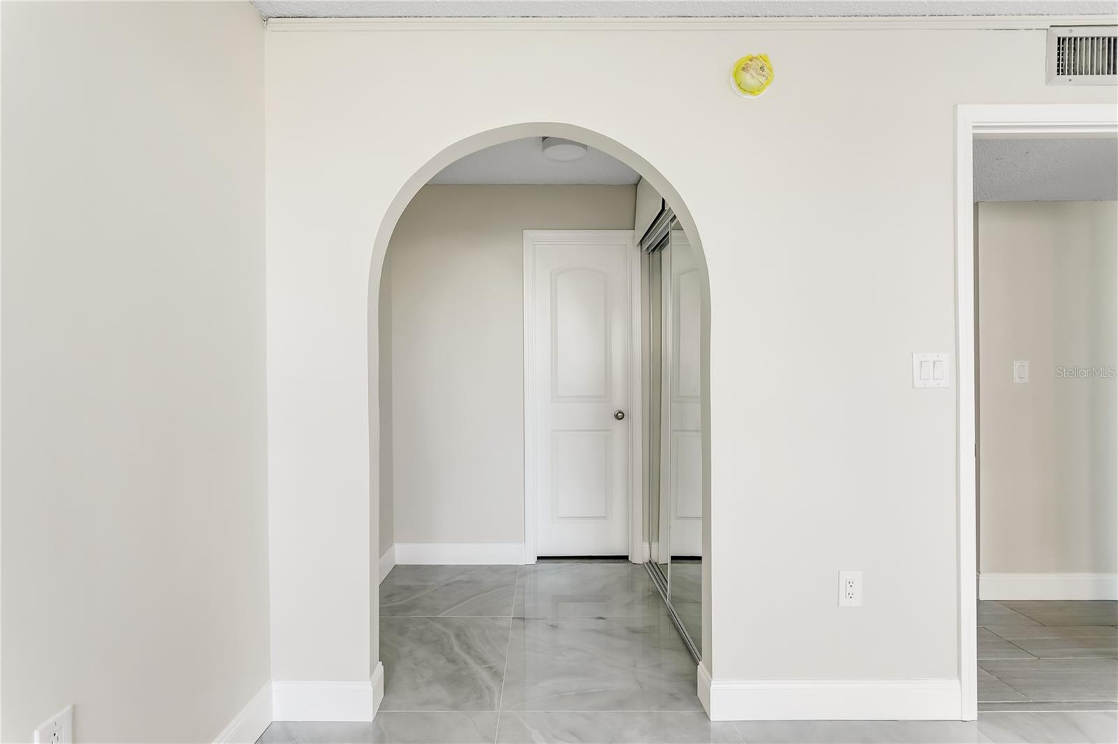 TREASURE ISLAND TENNIS & YACHT CLUB - Residential