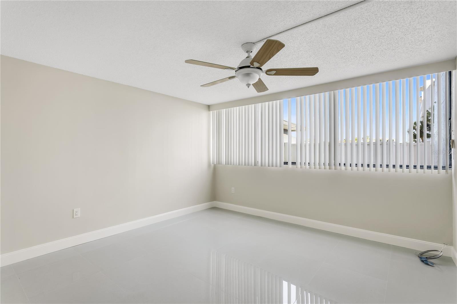 TREASURE ISLAND TENNIS & YACHT CLUB - Residential