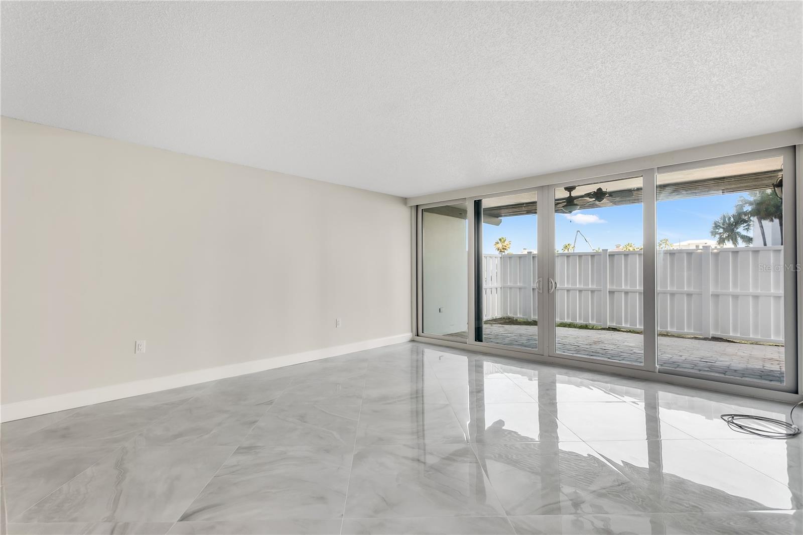 TREASURE ISLAND TENNIS & YACHT CLUB - Residential