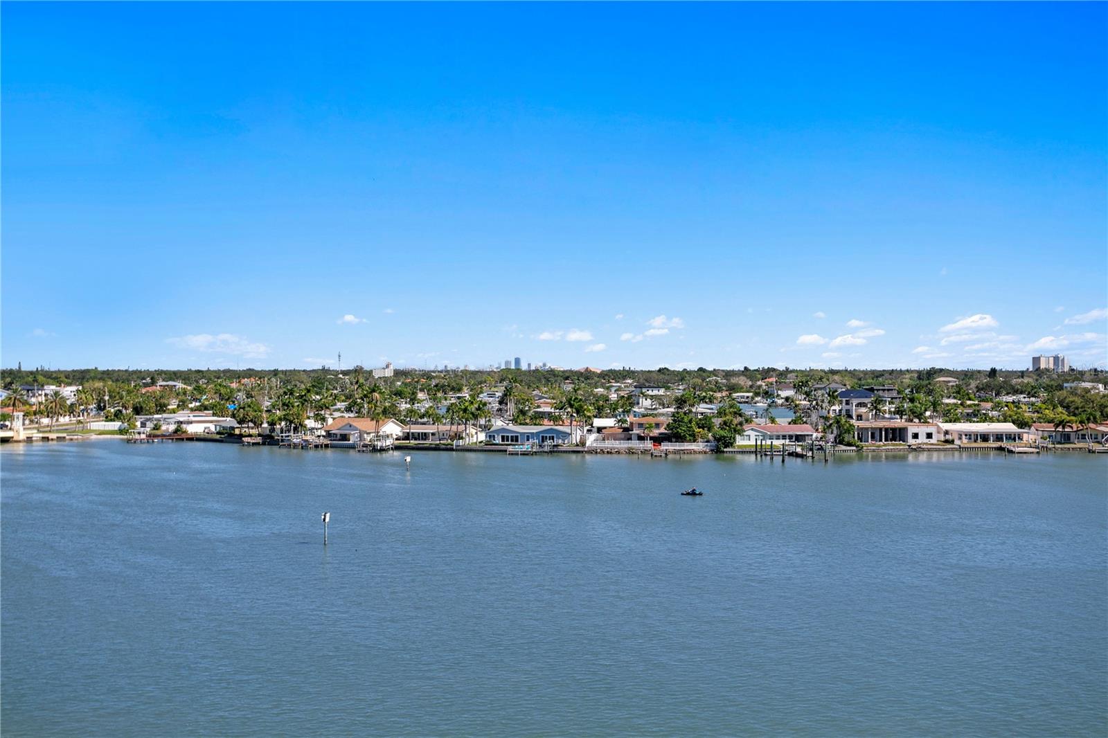 TREASURE ISLAND TENNIS & YACHT CLUB - Residential