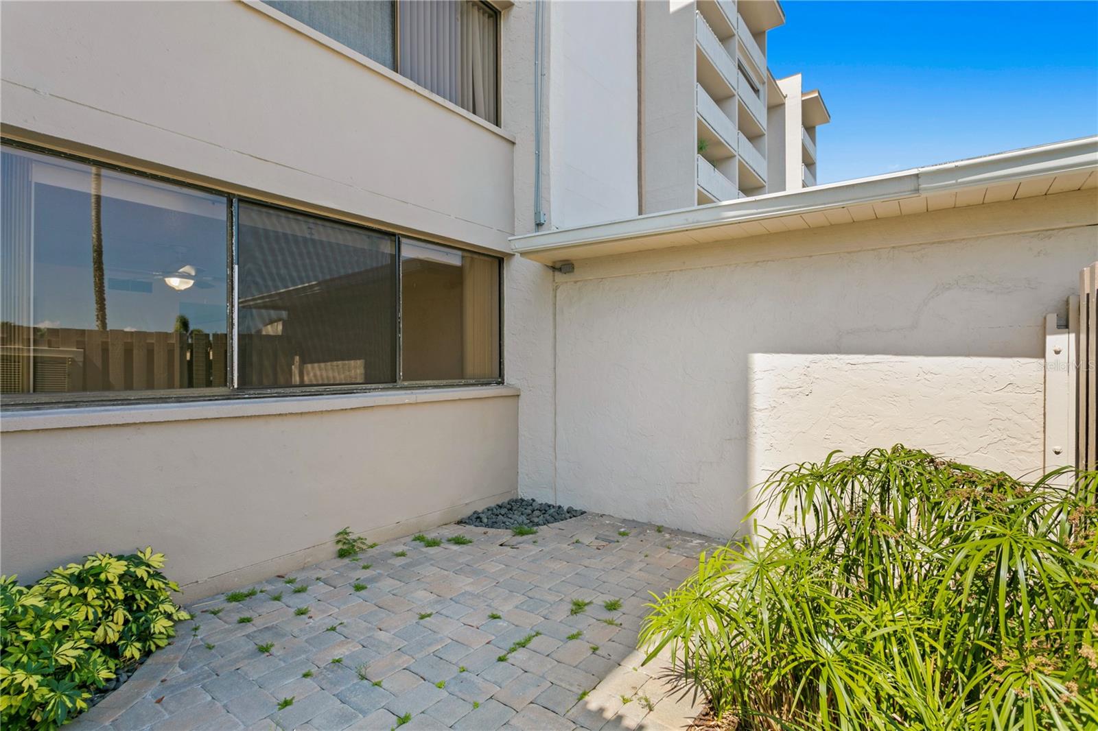 TREASURE ISLAND TENNIS & YACHT CLUB - Residential