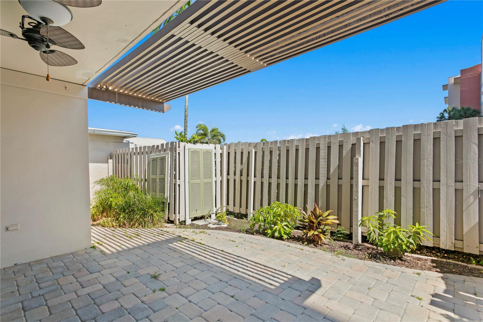 TREASURE ISLAND TENNIS & YACHT CLUB - Residential