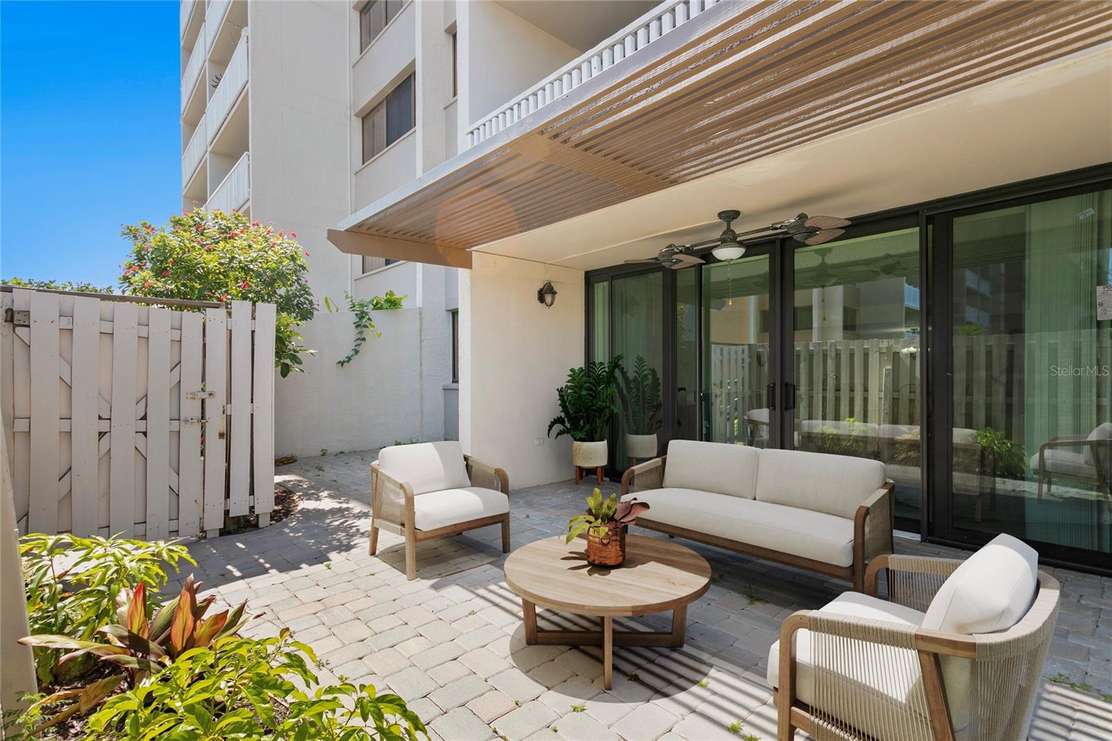 TREASURE ISLAND TENNIS & YACHT CLUB - Residential